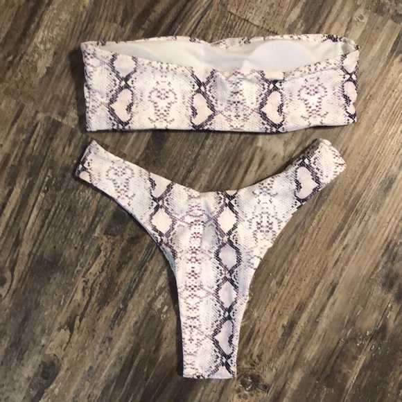 Snakeskin print 2 piece bikini - Picture 2 of 2